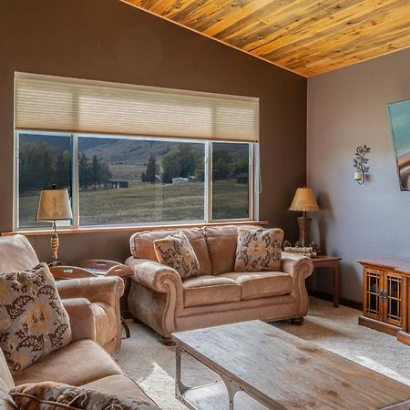 Bison Lodge - Lg Home - 2 Bedrooms - Less Than 5 Miles To Yellowstone North Entrance, Sleeps Up To 8 Gardiner Εξωτερικό φωτογραφία