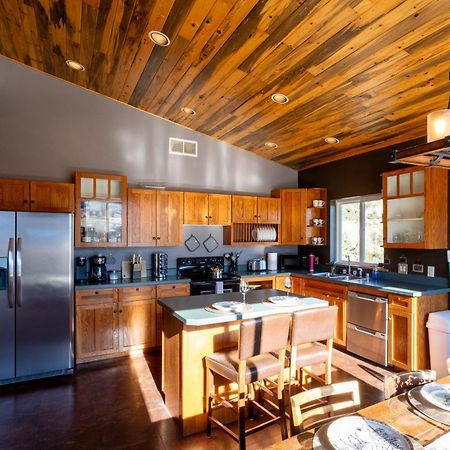 Bison Lodge - Lg Home - 2 Bedrooms - Less Than 5 Miles To Yellowstone North Entrance, Sleeps Up To 8 Gardiner Εξωτερικό φωτογραφία