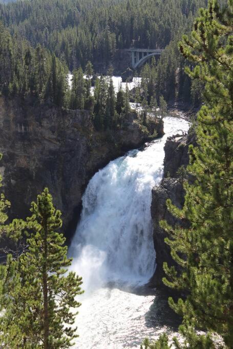 Bison Lodge - Lg Home - 2 Bedrooms - Less Than 5 Miles To Yellowstone North Entrance, Sleeps Up To 8 Gardiner Εξωτερικό φωτογραφία