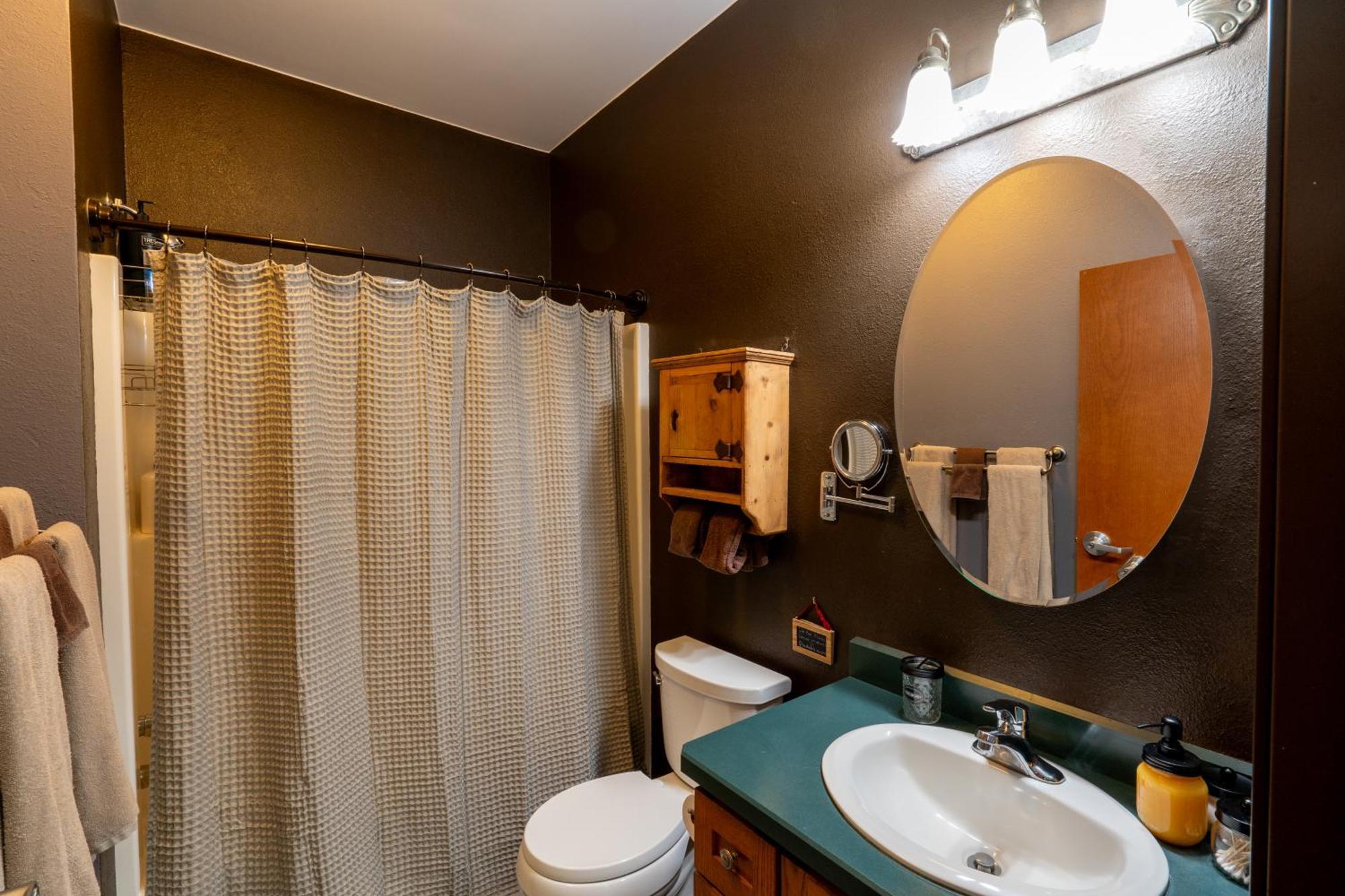 Bison Lodge - Lg Home - 2 Bedrooms - Less Than 5 Miles To Yellowstone North Entrance, Sleeps Up To 8 Gardiner Εξωτερικό φωτογραφία