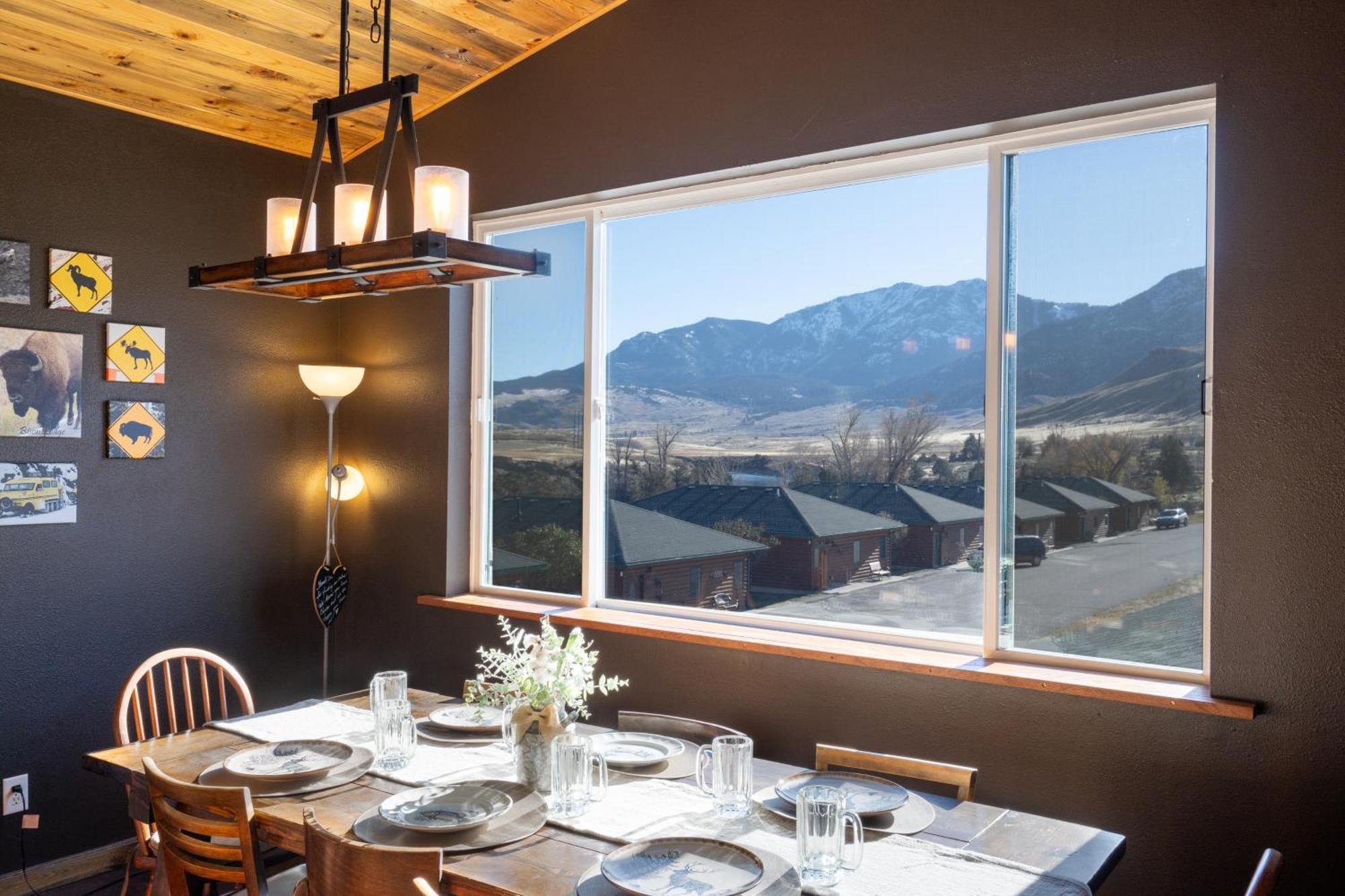 Bison Lodge - Lg Home - 2 Bedrooms - Less Than 5 Miles To Yellowstone North Entrance, Sleeps Up To 8 Gardiner Εξωτερικό φωτογραφία