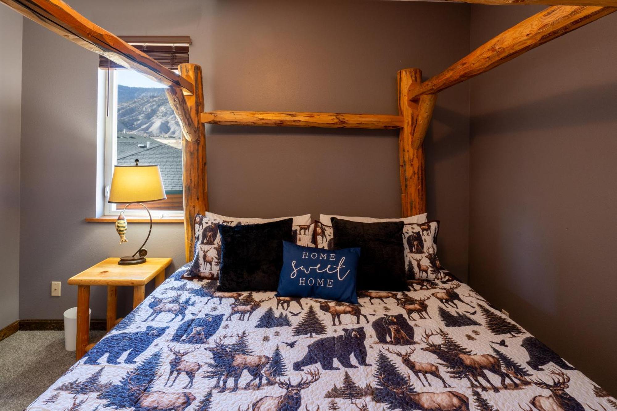 Bison Lodge - Lg Home - 2 Bedrooms - Less Than 5 Miles To Yellowstone North Entrance, Sleeps Up To 8 Gardiner Εξωτερικό φωτογραφία
