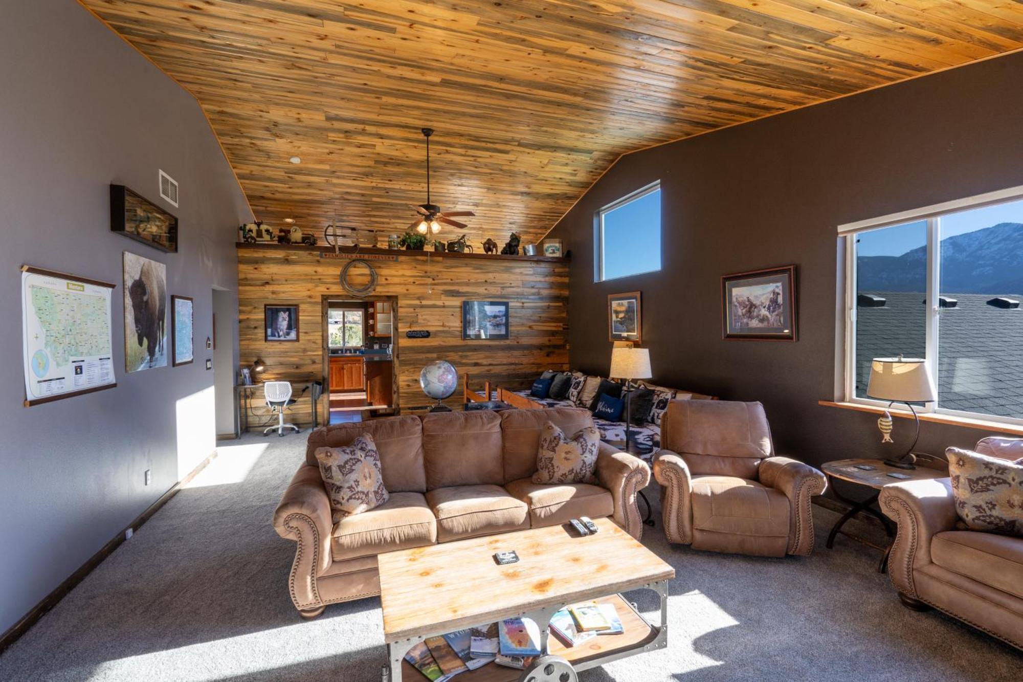 Bison Lodge - Lg Home - 2 Bedrooms - Less Than 5 Miles To Yellowstone North Entrance, Sleeps Up To 8 Gardiner Εξωτερικό φωτογραφία
